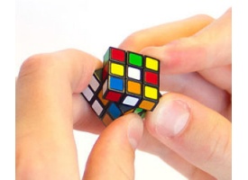 worlds-smallest-rubiks-cube-worldssmallest1-300x250